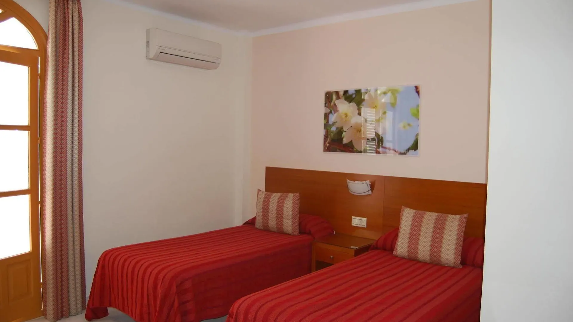 Hostal Marazul Nerja Hotel